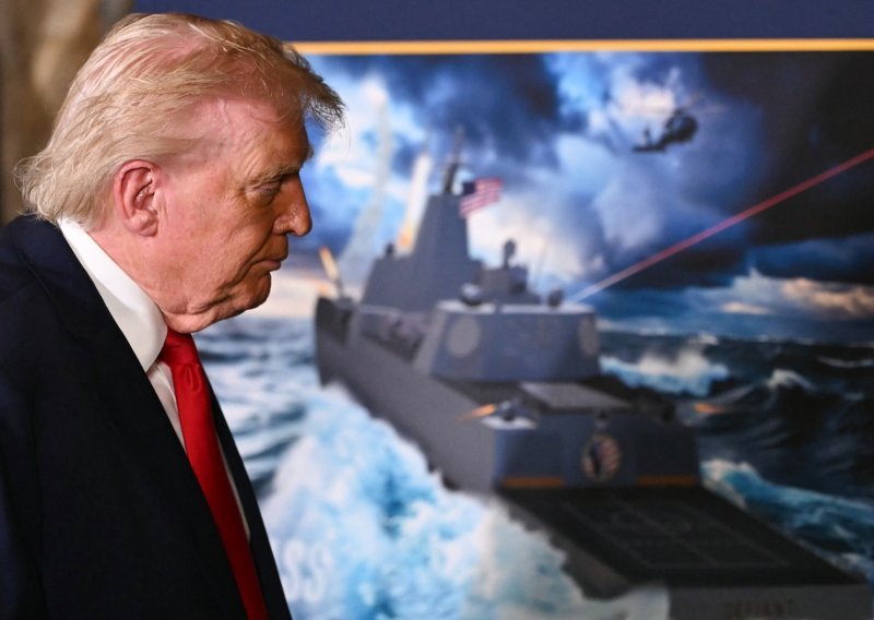 Otkriven pravi razlog smjene šefa američke mornarice