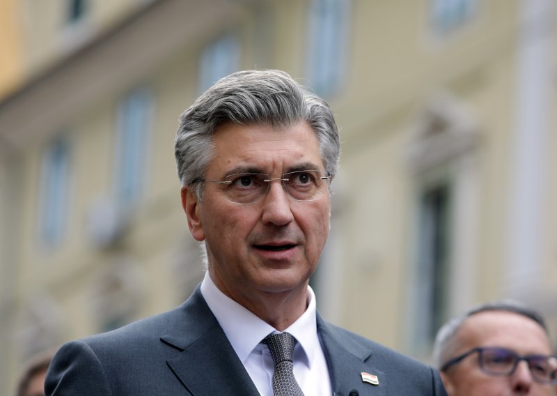 Plenković žestoko napao SDP i Možemo!: 'Kvarni i lažni političari, sad su goli i bosi!'