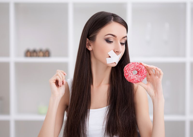 Kako nadmudriti želju za slatkim: Jednostavan trik koji umiruje mozak u par minuta