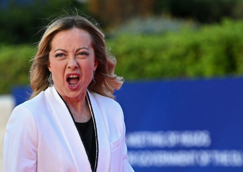 Nakon poraza na domaćem terenu Meloni vratila popularnost: Evo zbog čega je brane i najljući neprijatelji