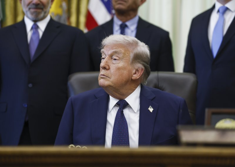 Trumpu curi vrijeme: Ima još tjedan dana da prekine rat ili...