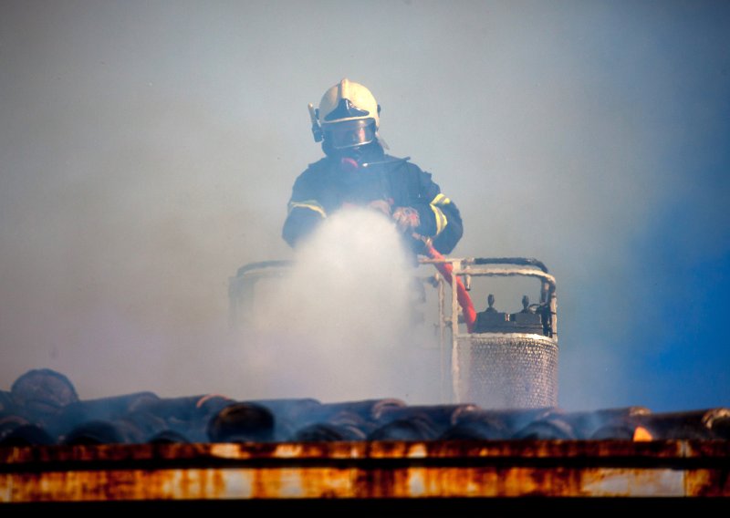 Požar u zgradi u Rijeci: Pronađeno tijelo žene