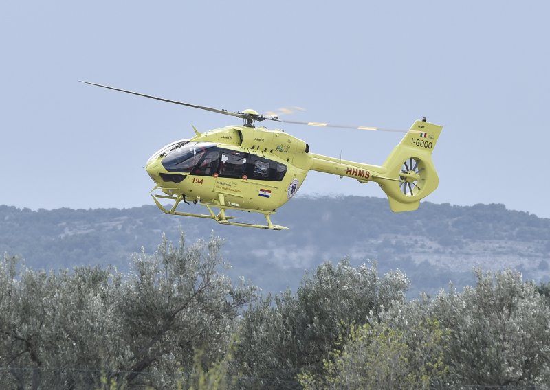 Detalji lančanog sudara na Cresu: Po teško ozlijeđenu trudnicu stigao helikopter
