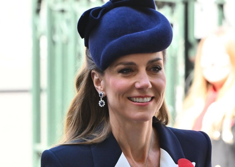 Torba Kate Middleton preko noći je postala hit: Planula je s polica