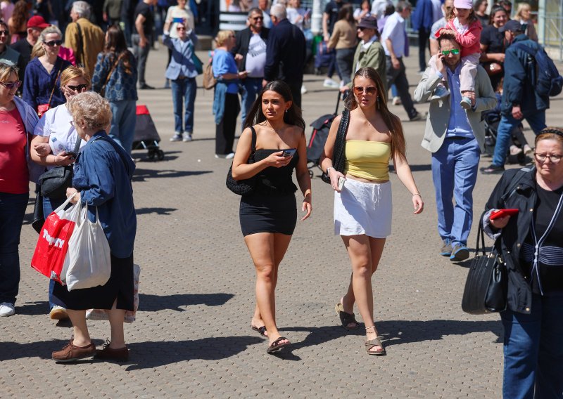 Kao da je ljeto: Zagrebačka špica 'gorjela', a lagane kombinacije preplavile su centar grada