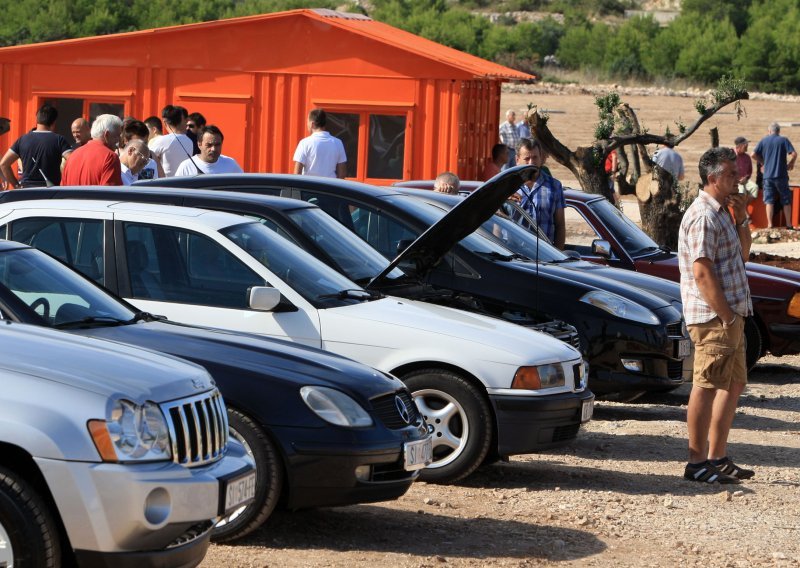 Slučaj iz Srbije šokirao vozače: Prodavao auto i ‘vratio’ kilometražu kao da je išao do Mjeseca