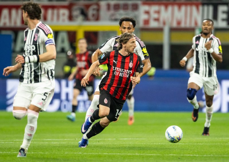 Veliki derbi Italije nije ni završio, a navijači se raspisali o Modriću: Evo zbog čega