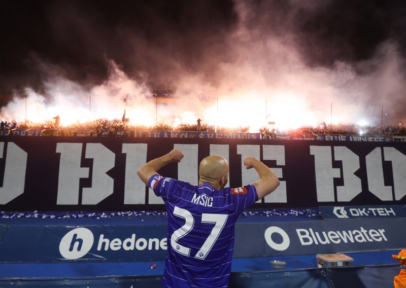 Pogledajte kako su Bad Blue Boysi s igračima proslavili titulu i 115. rođendan Dinama