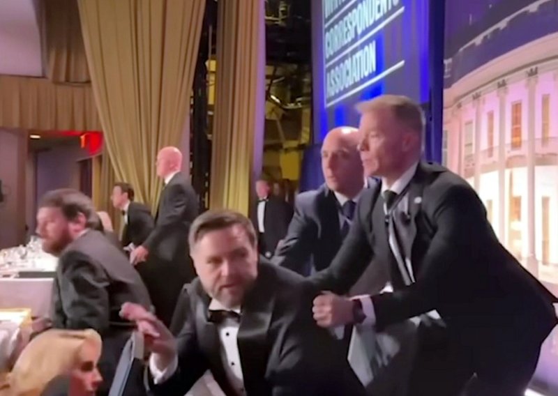 Mnogi se pitaju zašto je J.D. Vance prvi izveden iz dvorane: Evo što kažu stručnjaci