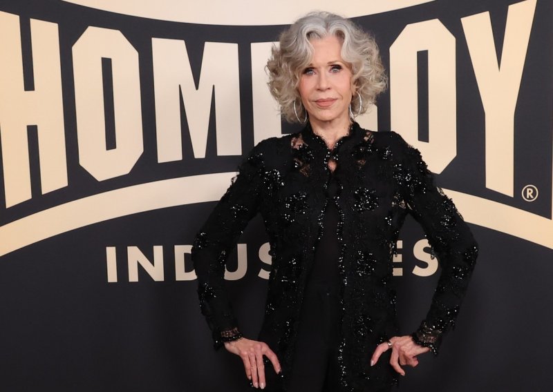 Ma tko bi joj dao 88 godina: Jane Fonda nosi omiljeno odijelo s puno stila