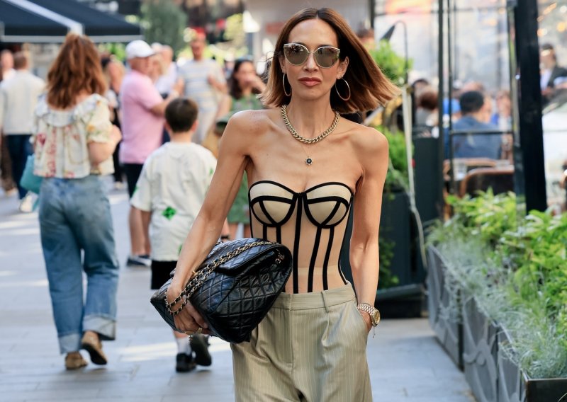 Korzet i tenisice? Ovu nespojivu kombinaciju rijetko tko može iznijeti ovako dobro