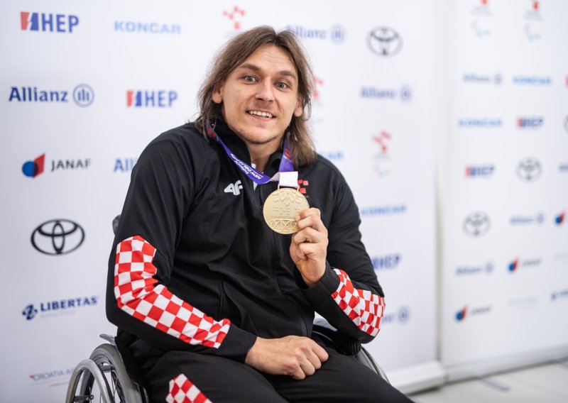 Gotovo cijeli život bori se s distonijom, ali ne posustaje i skuplja medalje: Upoznajte Denija Černija