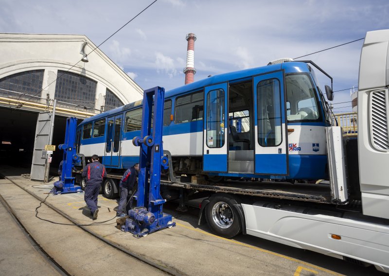 Osijek šalje dar Ukrajini: Stari tramvaji odlaze u ratom pogođeni Žitomir