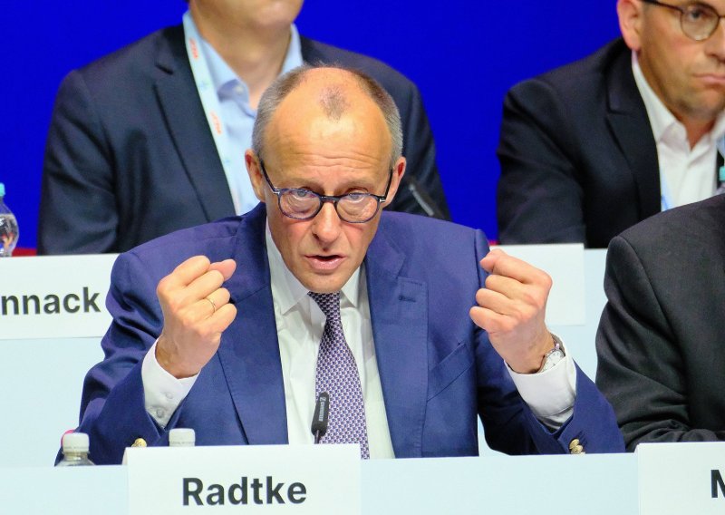 Merz zadao težak udarac Zelenskom: 'Ukrajina mora prihvatiti gubitak dijela teritorija'