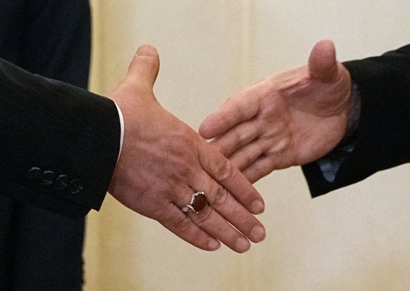 Arakči Putinu prenio važnu poruku ajatolaha: Moskva vidi priliku