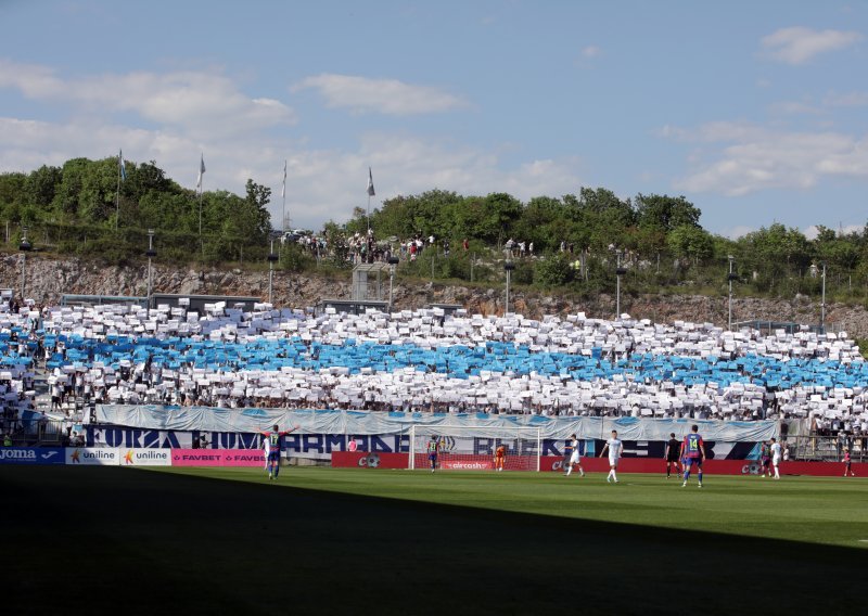 Ovaj transparent je zabranjen Armadi: Pogledajte provokaciju upućenu Torcidi