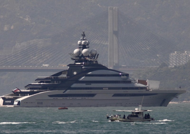 Luksuzna superjahta ključnog Putinovog saveznika prošla kroz Hormuški tjesnac