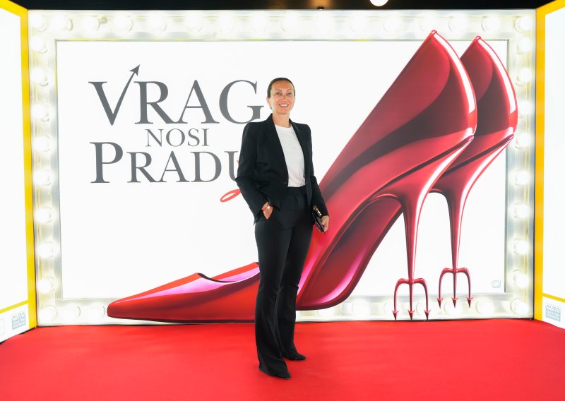 Iva Majoli pokazala je da bijela majica u ovoj kombinaciji prolazi i na crvenom tepihu