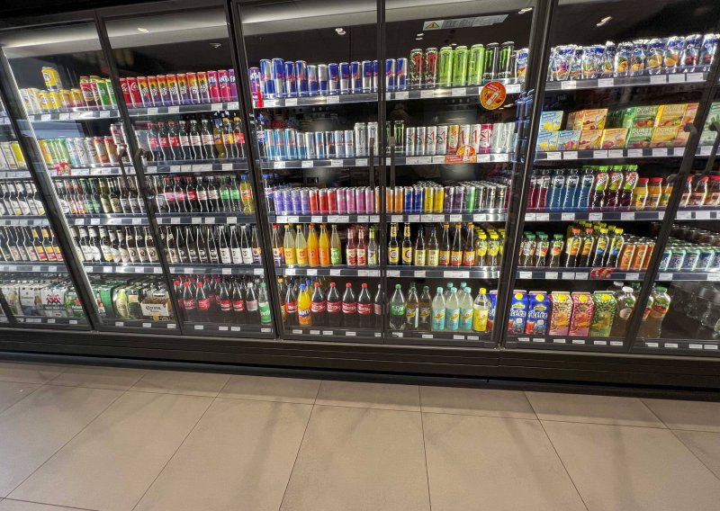 Njemačka uvodi namet na šećer: Na udaru su sokovi i energetska pića