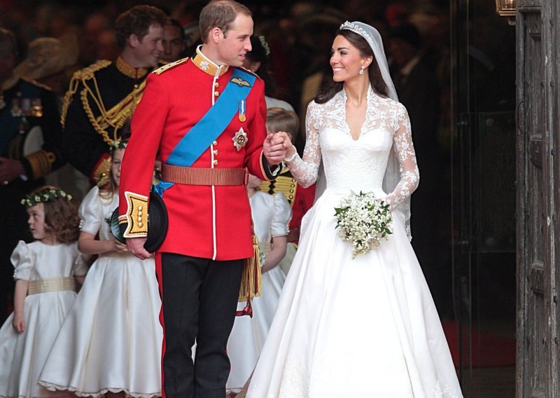 Petnaest godina nakon vjenčanja koje je gledao svijet, William i Kate slave ljubav