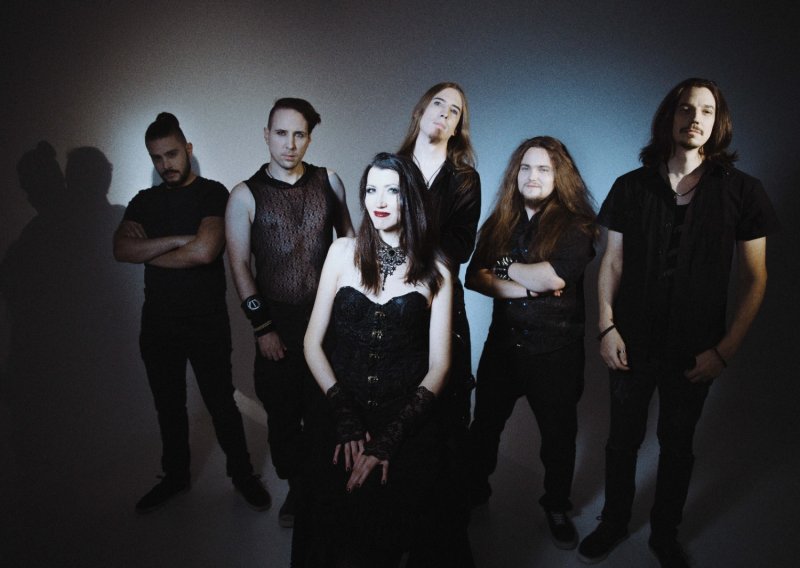 Meteora i sinjski The Countess predgrupe Norvežanima Sirenia u Močvari