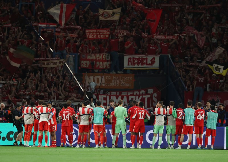 Reakcija navijača Bayerna nakon poraza 5:4 govori sve - ovo je utakmica za povijest