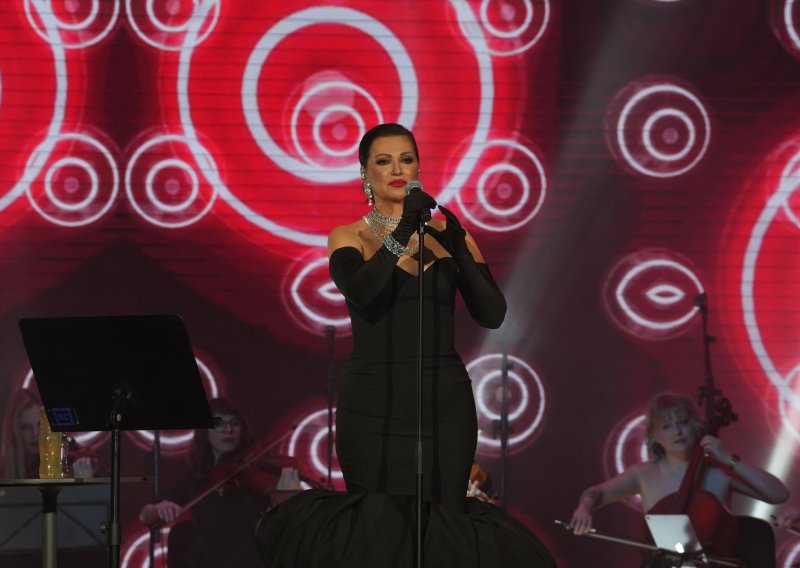 Nina Badrić otvorila dušu o vjeri i čovjeku koji joj nedostaje