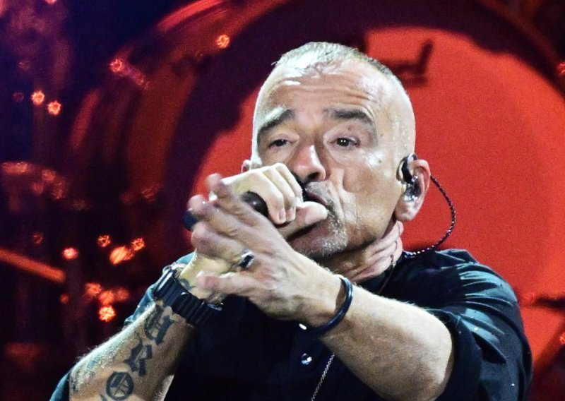 Večer puna emocija i najvećih hitova: Pogledajte kako je bilo na koncertu Erosa Ramazzottija u Zagrebu