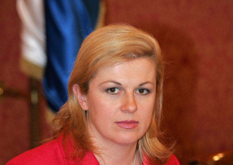 Naglašeniji struk i velika promjena kroz godine: Kolinda danas izgleda bolje nego ikad