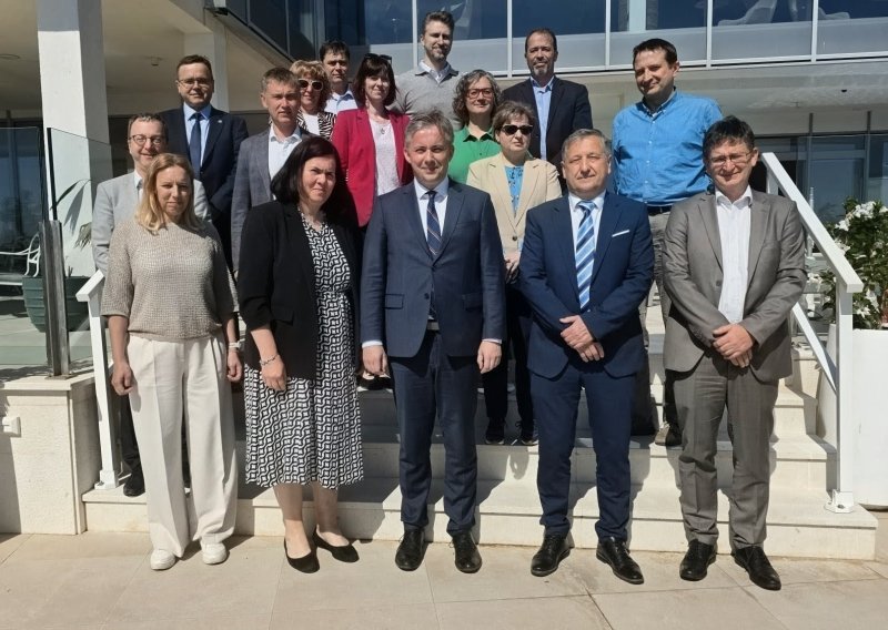 Čelnici hidrometeoroloških službi srednje Europe poručili: I meteorologija može pomoći u energetskoj krizi