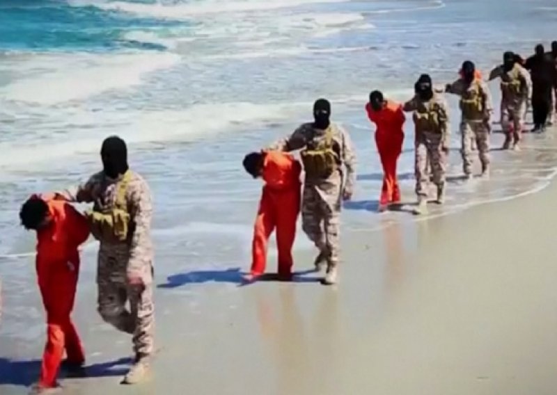 Teroristi Islamske države objavili novu snimku pokolja 1700 zarobljenika