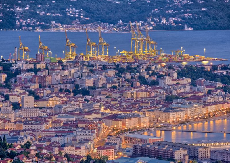 Zatvoreni Hormuški tjesnac stvara priliku za Hrvatsku: Spominje se nova pomorska ruta