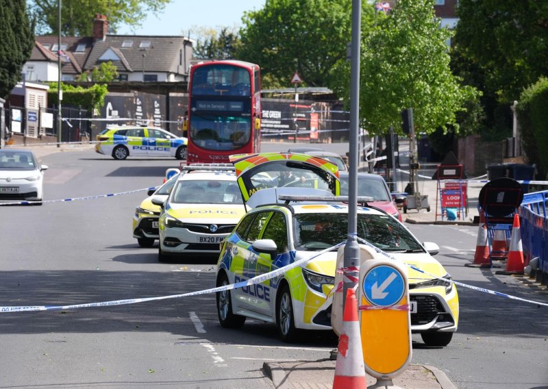 Užas u Londonu: Muškarac nožem napao Židove, dvoje teško ozlijeđenih