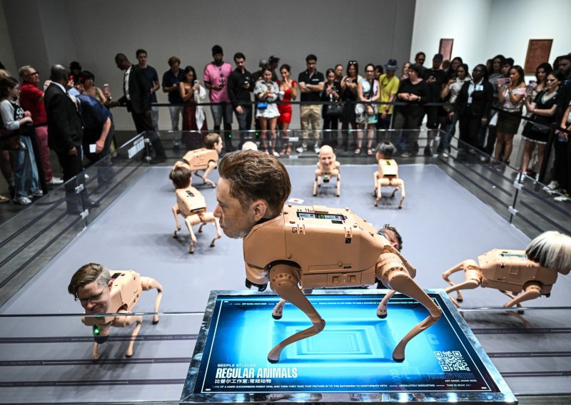 Neobična umjetnička instalacija u Berlinu: Robotski psi s licima Muska i Bezosa 'izbacuju' AI umjetnost