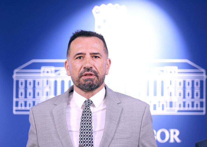 Peternel želi odbor za sigurnost: Zbog prijetnji bombama tjedan dana nema nastave