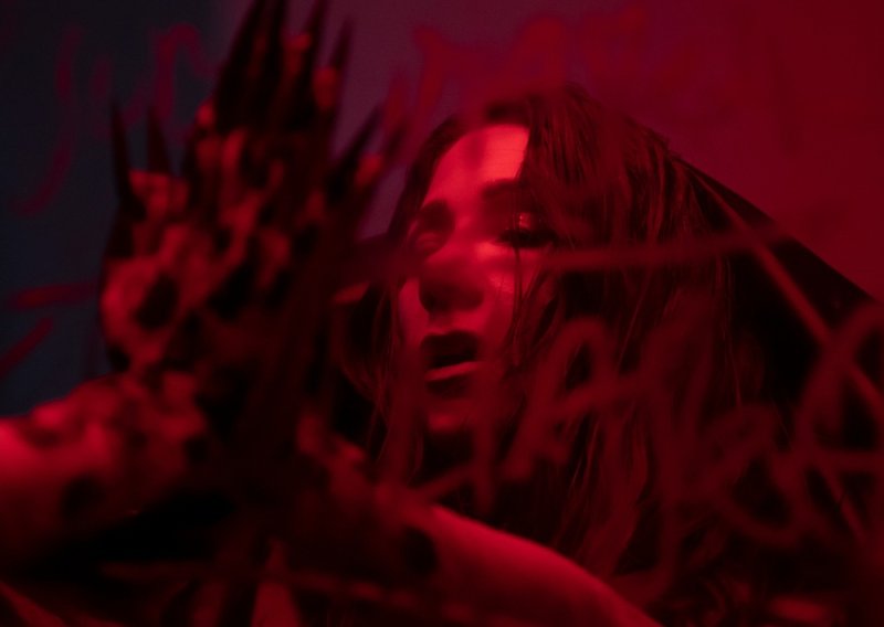 Patricia Gasparini predstavlja nadolazeći hit ‘Ljubi majka’, za sve žene koje su shvatile da ga može voljeti samo majka