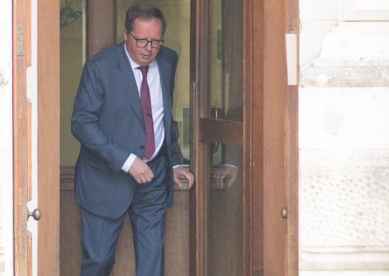 Britanci uzvraćaju udarac: Protjerali ruskog diplomata, veleposlanik pozvan na raport