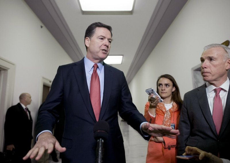 Bivši šef FBI-a zbog školjki na Instagramu završio na sudu: Optužen da prijeti Trumpu