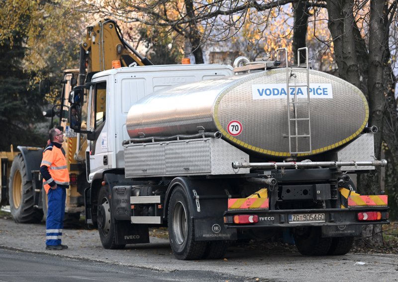 Dio Zagreba bez vode do popodnevnih sati