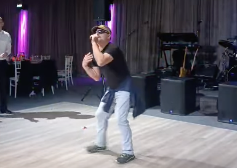 VIDEO Profesor Katoličke gimnazije zapalio maturalnu večer: Skandirali mu 'Ratko, Ratko!'