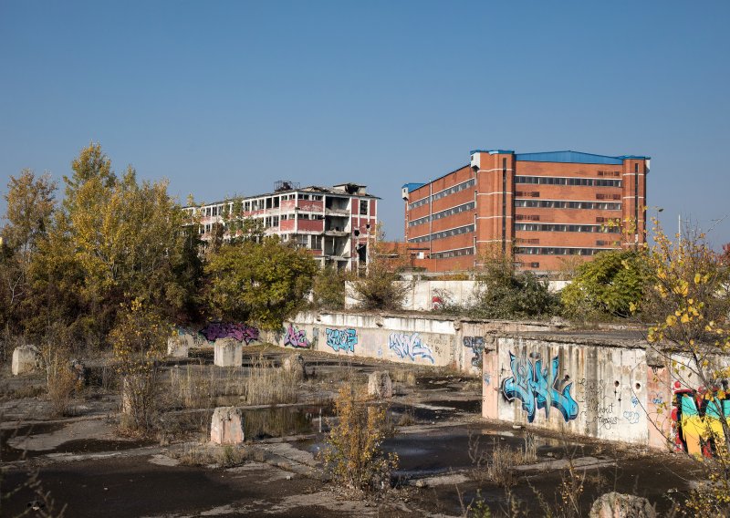 Počelo rušenje dijela kultnog naselja u Vukovaru: Zna se što će se tamo graditi