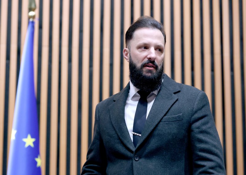 SDP upozorio na položaj radnika: 'Uvredljive mirovine uz koju se još mora i raditi'