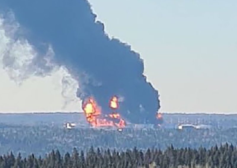 Novi napad duboko u Rusiji: Ukrajinski dronovi gađali rafineriju 1500 km od granice