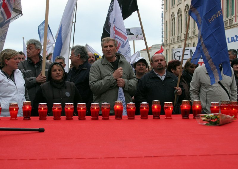 Unionists criticise gov't at protest rally in Split