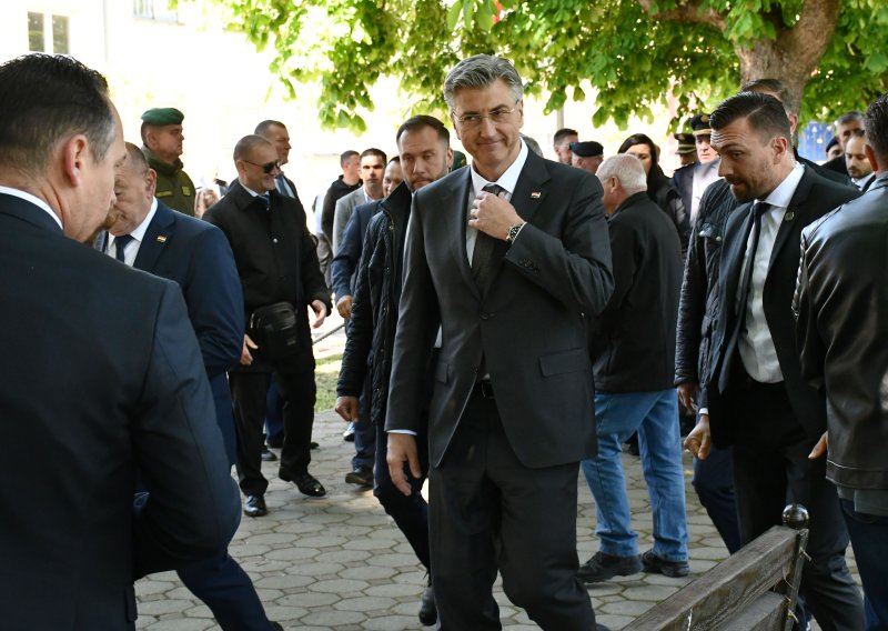 Plenković i Milanović susreli se u Okučanima: Pogledajte kako su se pozdravili