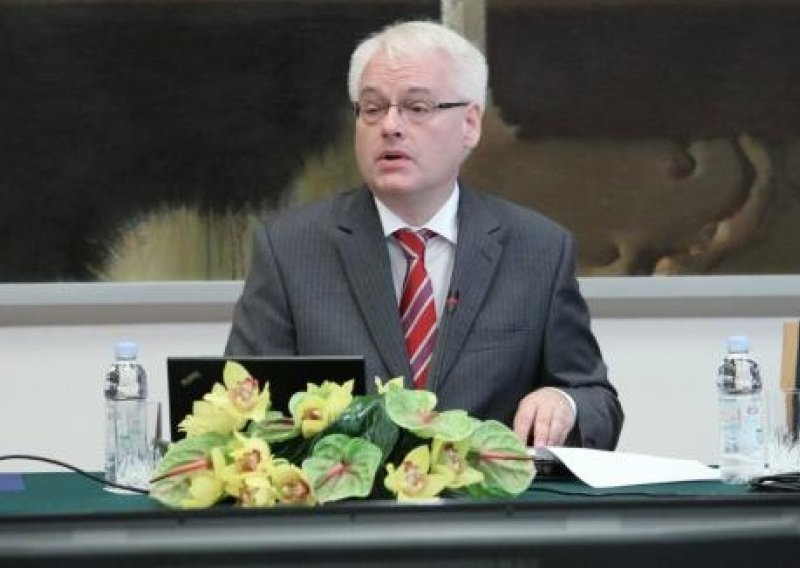 Josipović odbacio mogućnost nacionalizacije Ine