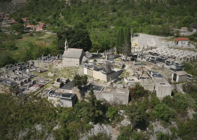 Poduzetnik na tuđoj zemlji izgradio groblje i počeo prodavati grobnice: 'Pustit ću pasa na vas!'