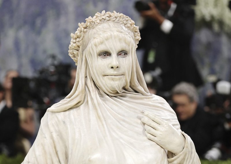 Za Met Galu postala je živa skulptura: Svi samo govore o izdanju Heidi Klum