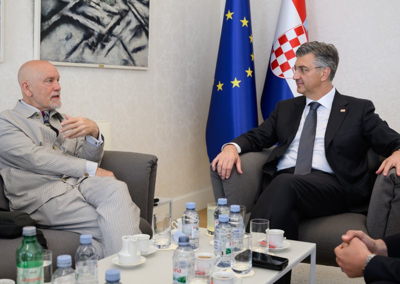 Plenković ugostio Malkovicha: Drago mi je što njegujete hrvatske korijene