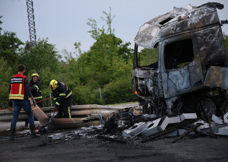 Stravični detalji nesreće na A3: Vozač ostao zarobljen u kamionu kojeg je progutala vatra